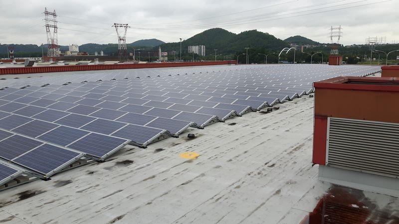 realisation-installation-panneaux-solaires-photovoltaiques-abinbev-jupiler-jupille-1